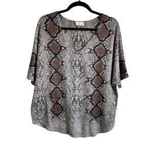 Ember Snakeskin Print‎ V-Neck Short Sleeve Top, Animal Print, Gray Brown, Size L